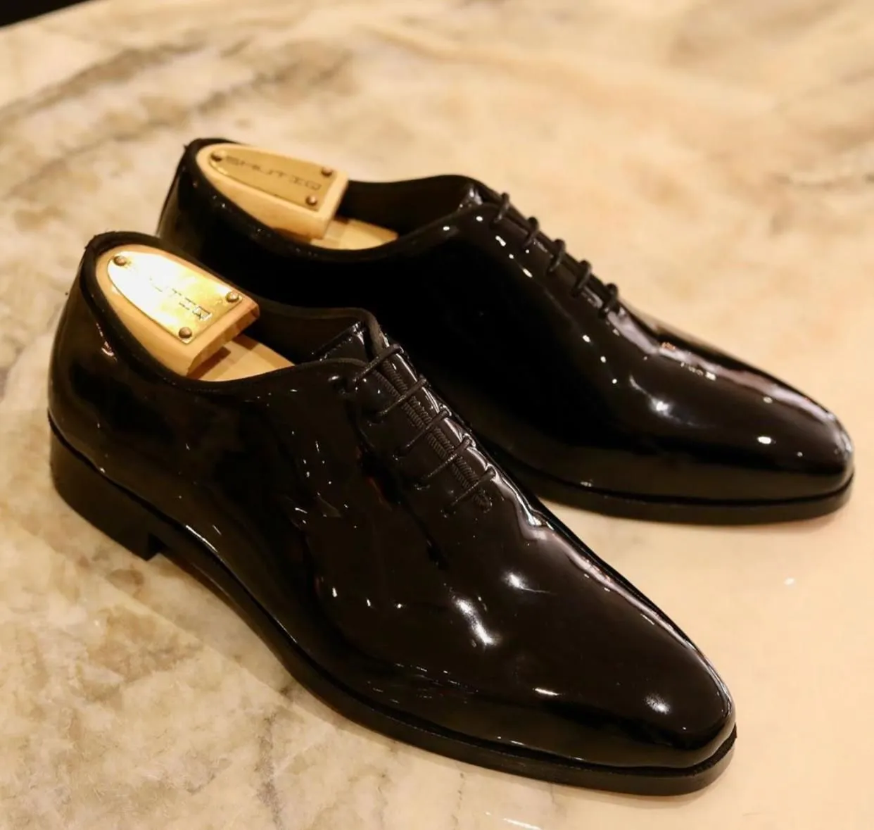 Shiny Oxford Lace-up Shoes Elevate Your Formal Style from Business to Black-Tie