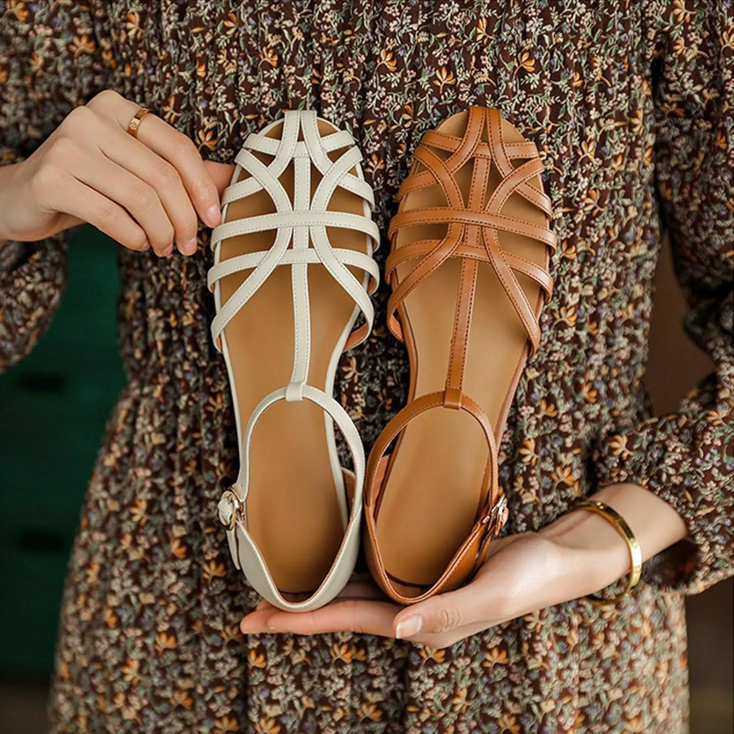 Women's Caged Closed Toe Flat Sandals T Strap Comfortable Adjustable Buckle Hollow Out Roman Sandals Vintage Casual Beach Sandals